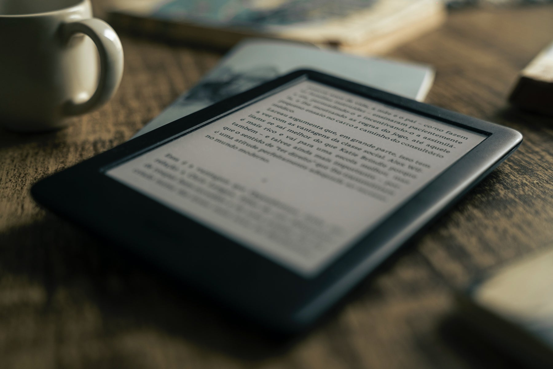 Kindle: 5 funcionalidades do e-reader para ler melhor à noite